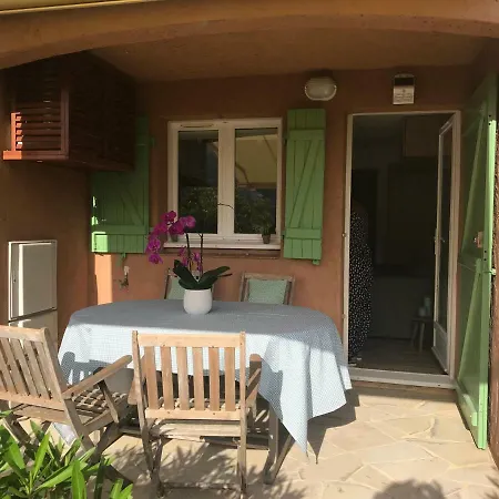 Studio Avec Terrasse Issambres * Les Issambres